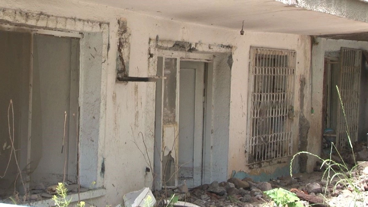 Ankara'da istinat duvarı gecekondu üzerine düştü