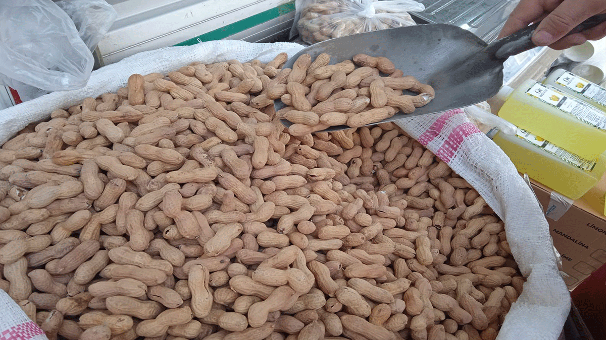 Fıstığı satmak için bakın üzerine ne yazdı