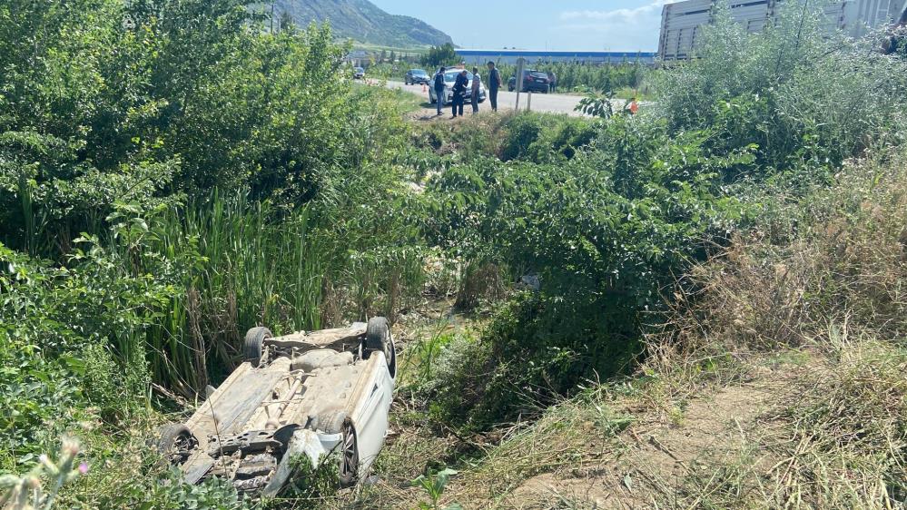 Otomobil dere yatağına düştü, 3’ü çocuk 4 kişi yaralandı