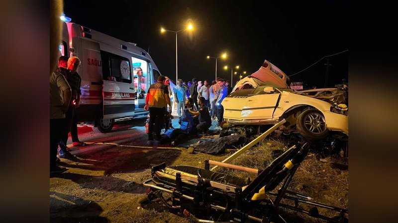 Kontrolden çıkarak karşı şeride geçen araçtan sağ çıkan olmadı