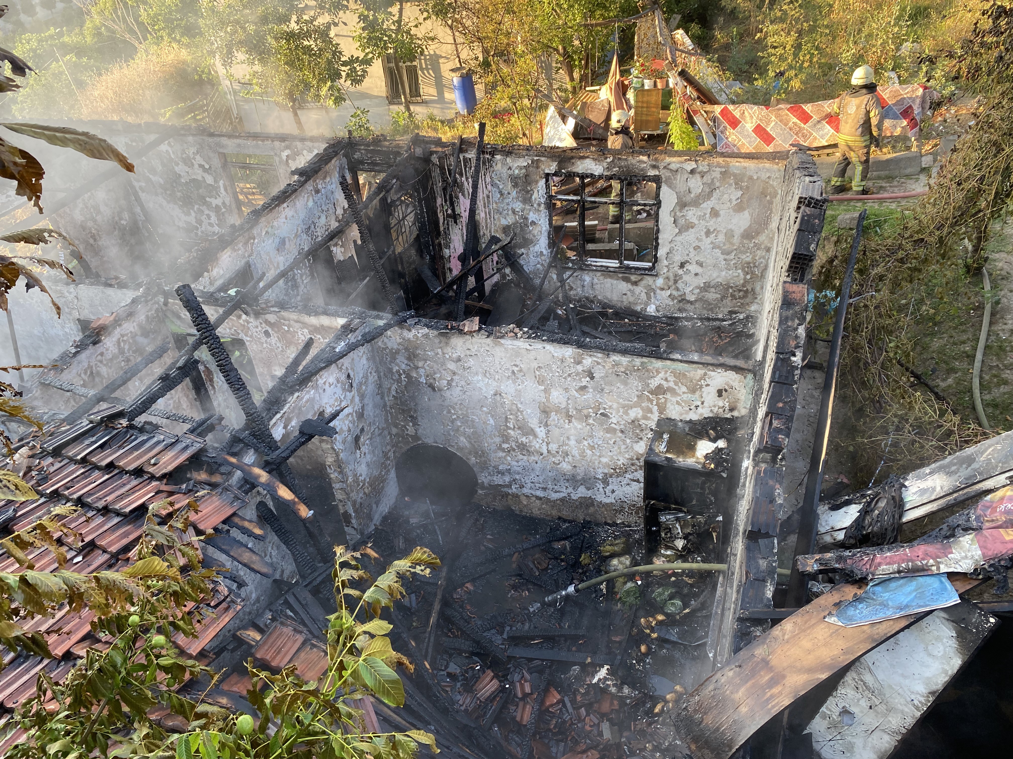 Gecekondu küle döndü