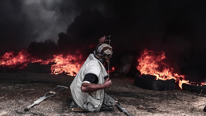 Gazze sınırından duman ve özgürlük sloganları yükseliyor