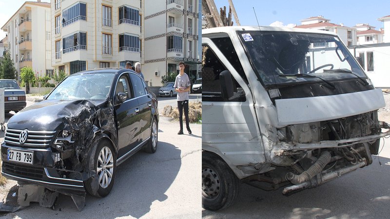 Pikap ile otomobil çarpıştı