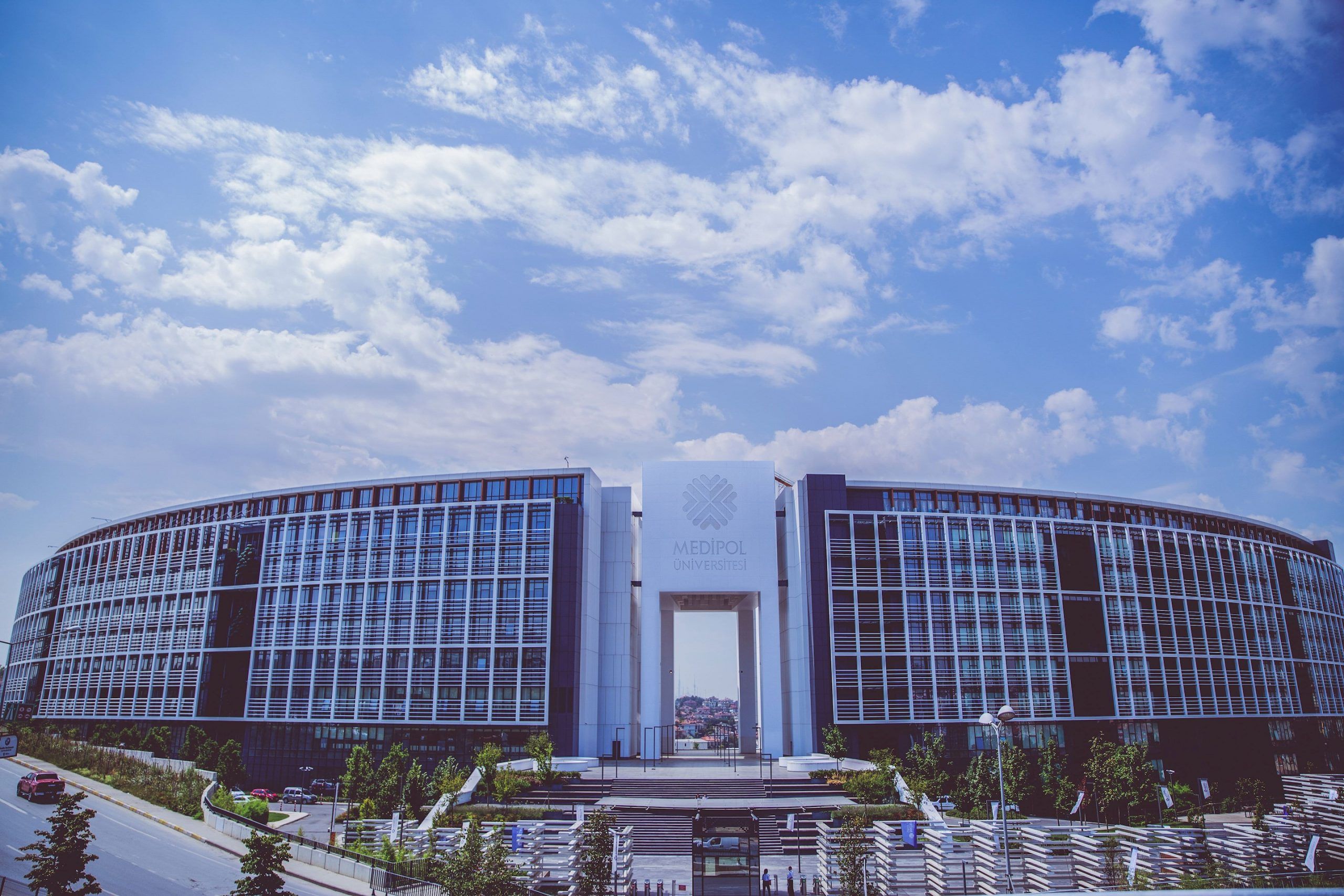 İstanbul Medipol Üniversitesi akademik personel alıyor