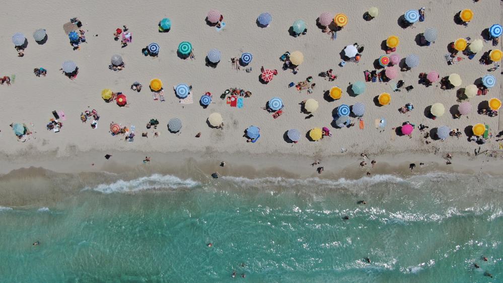 Tatilciler plajlara akın etti