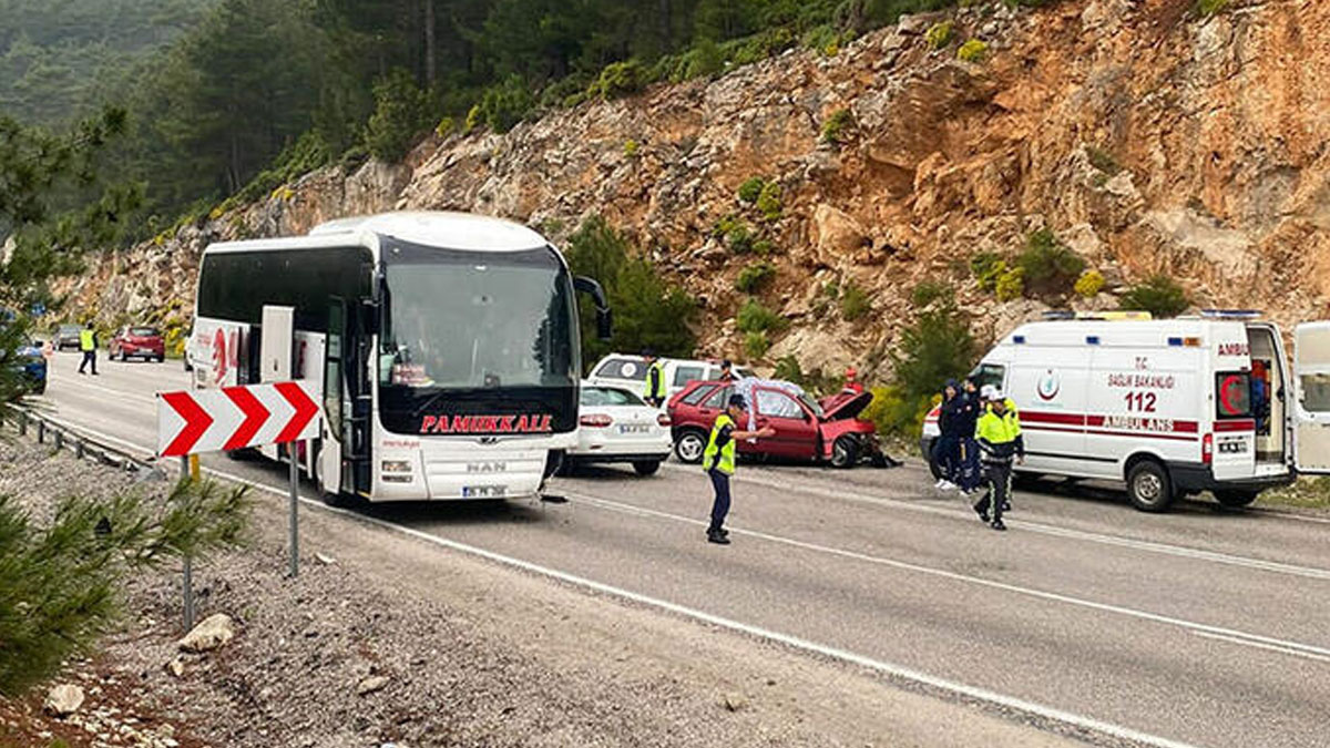 Tekirdağ'da yolcu otobüsüyle otobüs çarpıştı: 1 ölü 3 yaralı