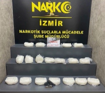 İzmir İl Emniyet Müdürlüğü uyuşturucu baronlarına göz açtırmıyor