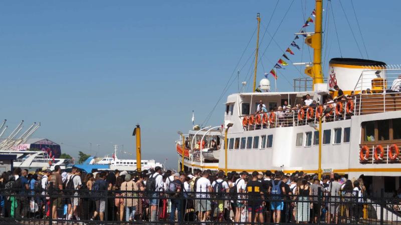 Kadıköy ve Kabataş'ta yoğunluk