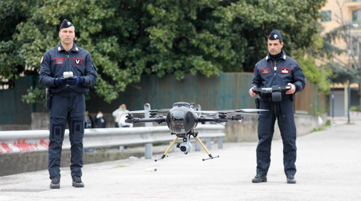 Fransız Polisi'nin göstericilere karşı yeni yöntemi