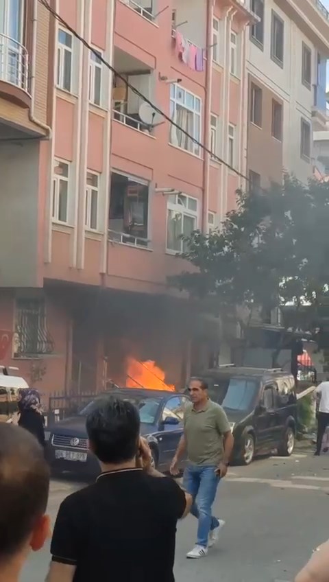 Doğal gaz patlaması büyük paniğe neden oldu