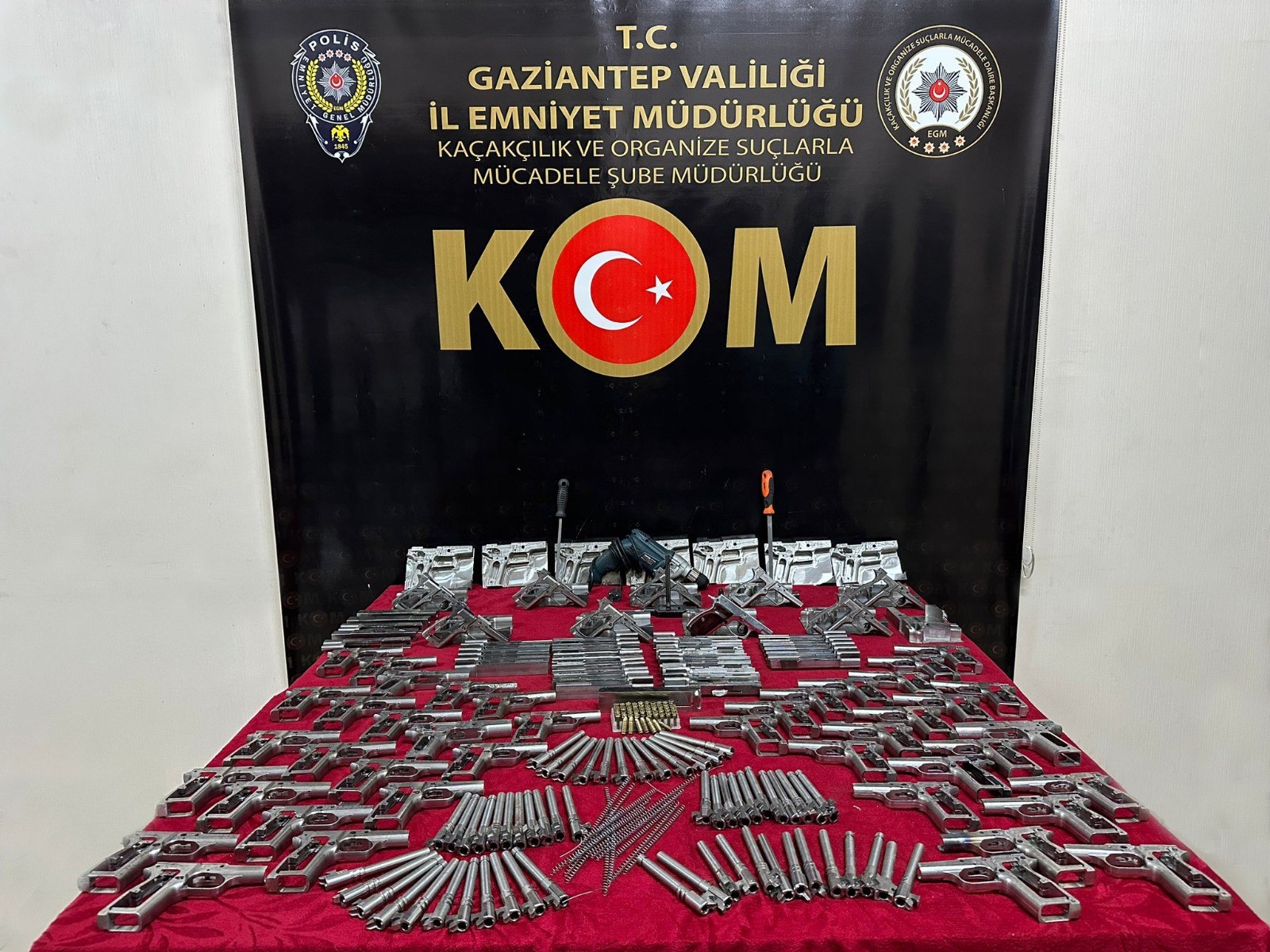 Gaziantep'te yasa dışı silah imalathanesine baskın: 3 gözaltı