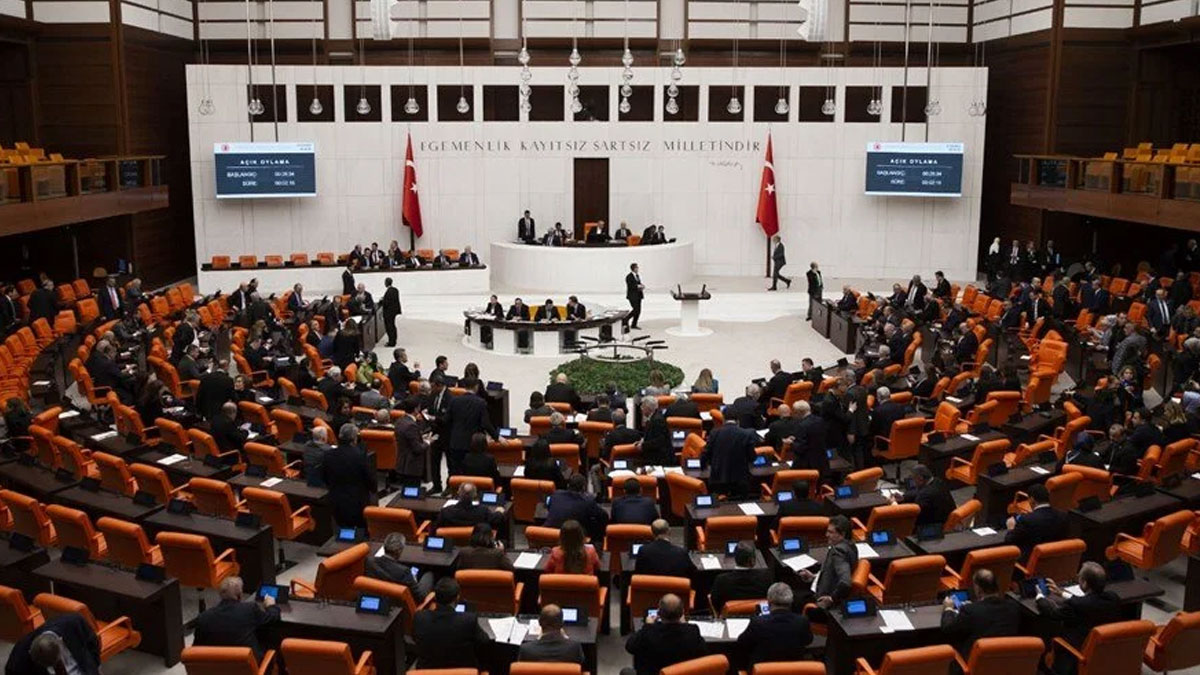 Meclis, 27 Temmuz'a kadar çalışma kararı aldı