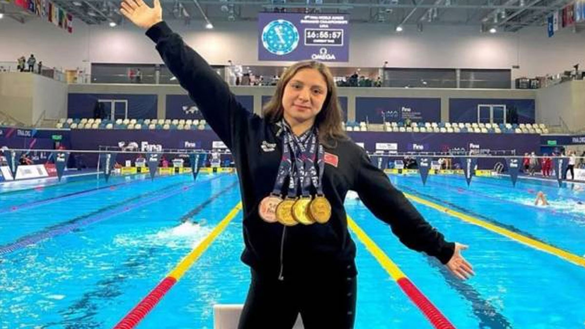 Milli yüzücü Merve Tuncel'den altın madalya