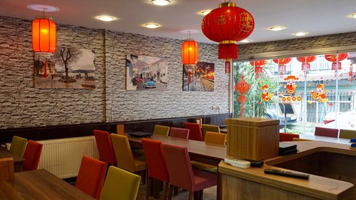 Çin'de en hızlı mantı yiyeni ödüllendiren restoran "israf karşıtı yasayı" ihlal etmekle suçlanıyor
