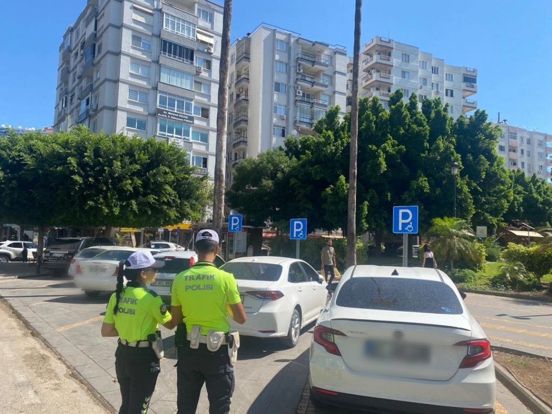 Adana'da hatalı sürücülere ceza yağdı