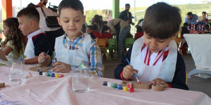 Oyuncak festivali renkli görüntülere sahne oldu