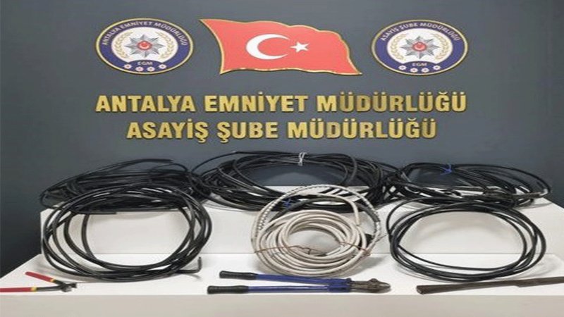 Kablo hırsızları yakalandı