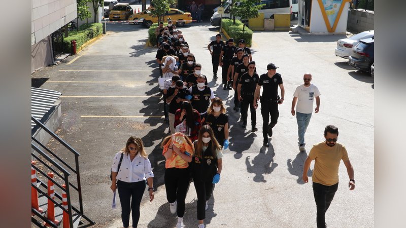 Eskişehir merkezli fuhuş operasyonunda 14 gözaltı
