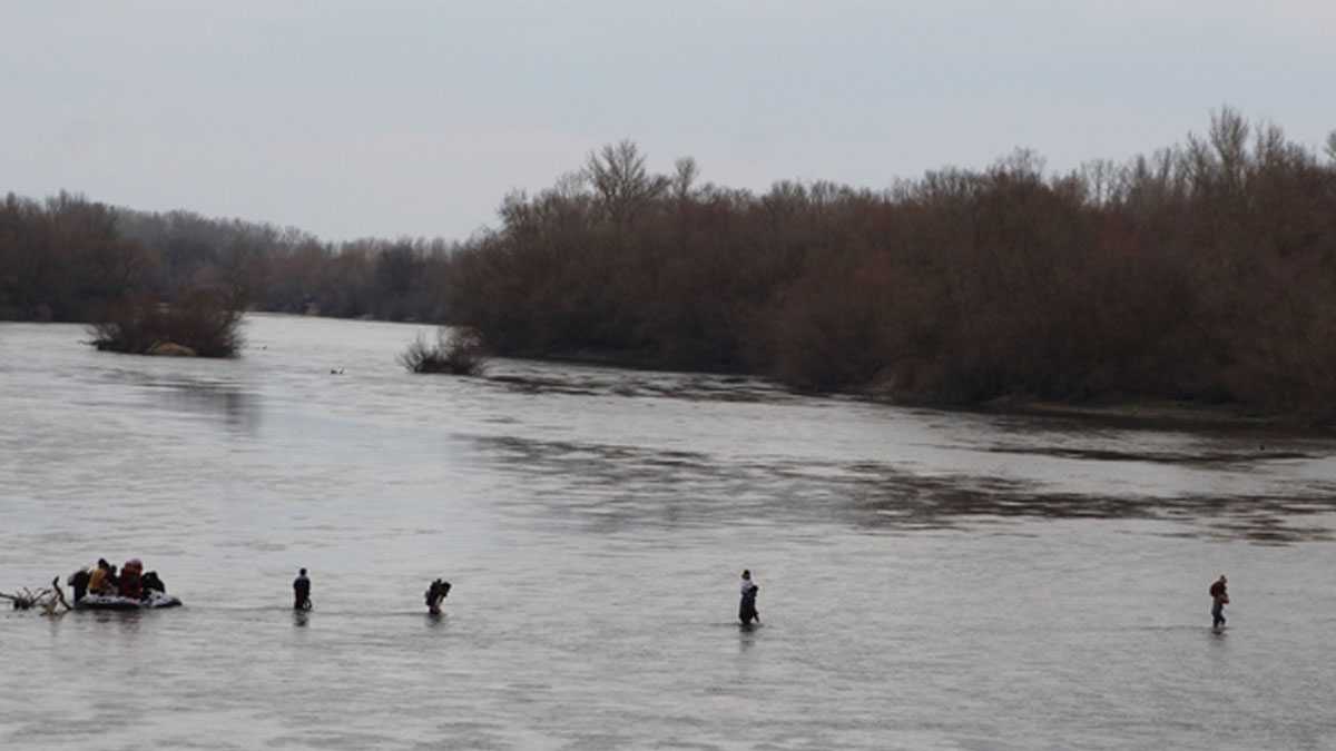 Edirne'den Yunanistan'a kaçmaya çalışan 25 kişi yakalandı
