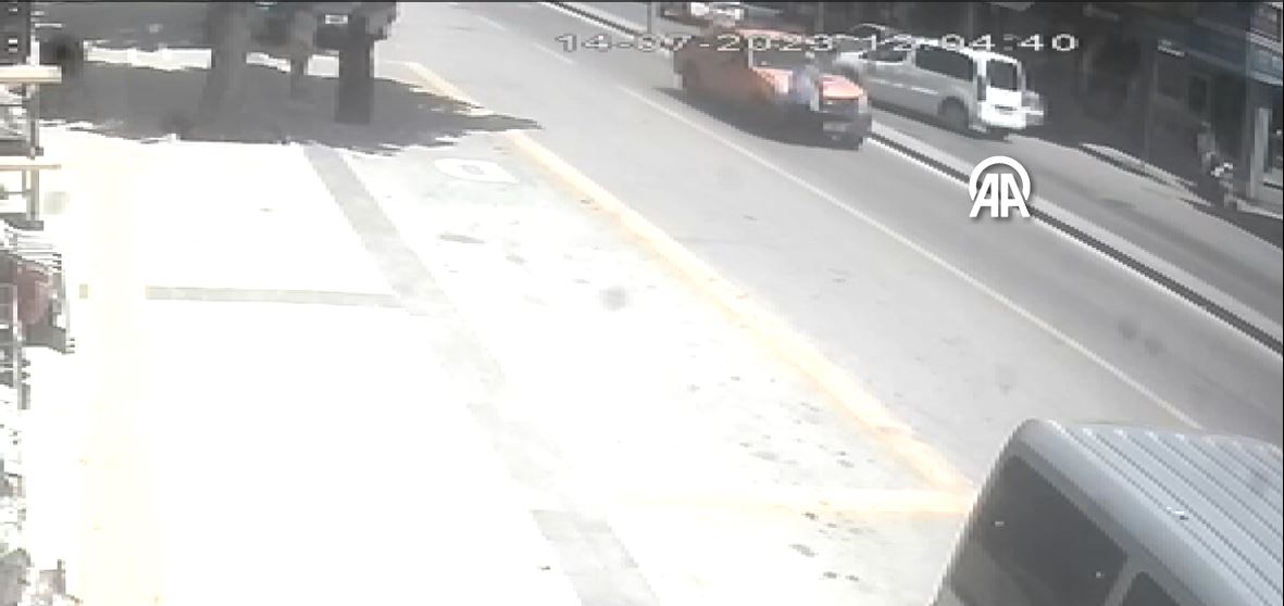 Karşıdan karşıya geçmek isterken canından oldu