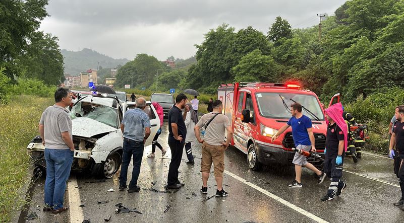 Giresun'da kaza: 1 ölü 10 yaralı