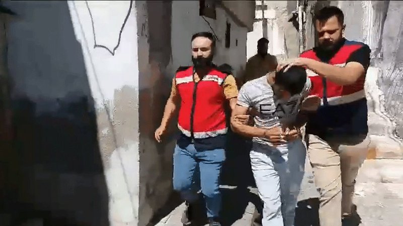 Cezaevi firarisi ahırda yakalandı