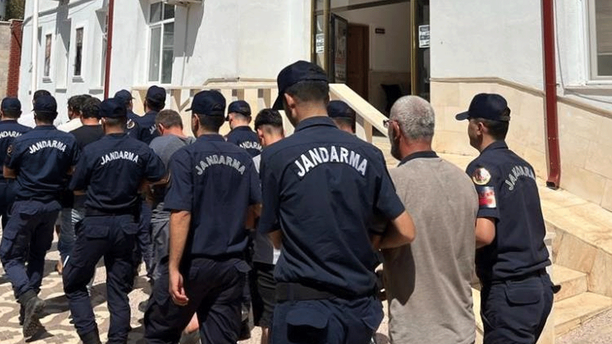Antalya'da düzensiz göçmen operasyonu: 84 kişi yakalandı 7 kişi gözaltına alındı