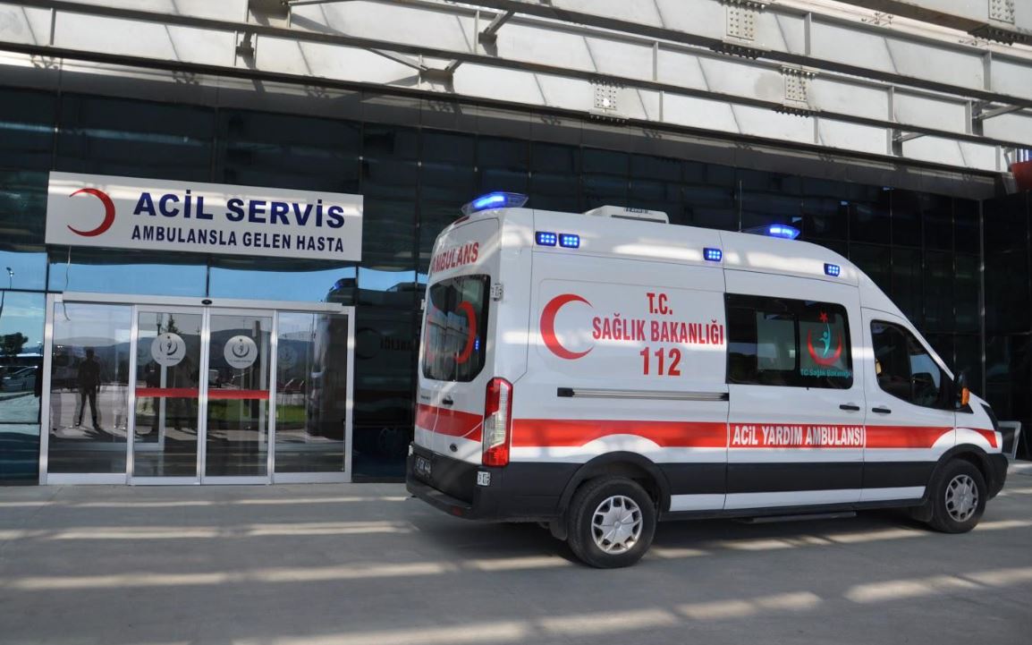 Kocaeli'de çardağın çökmesi sonucu 3 kişi yaralandı