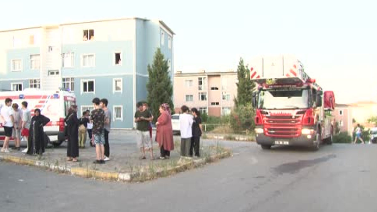 Kurtköy'de iki sevgili oturdukları evi yaktı