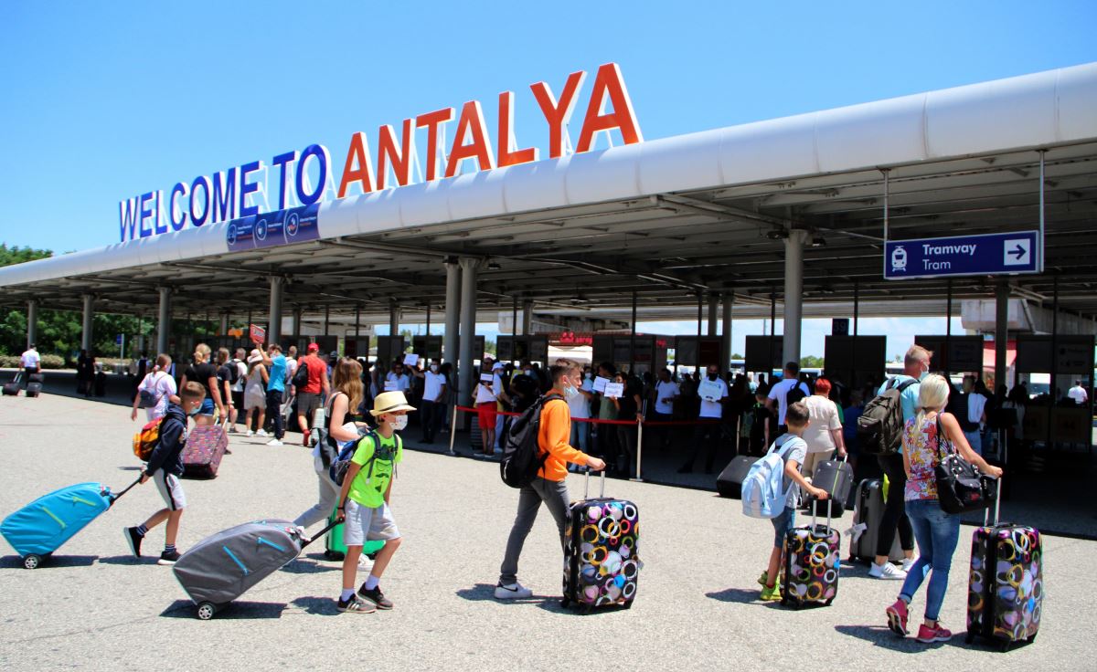 Antalya Havalimanı rekor tazeledi
