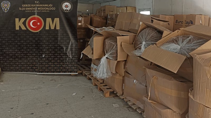 Kargo şubesinde 2 ton kaçak tütün ele geçirildi