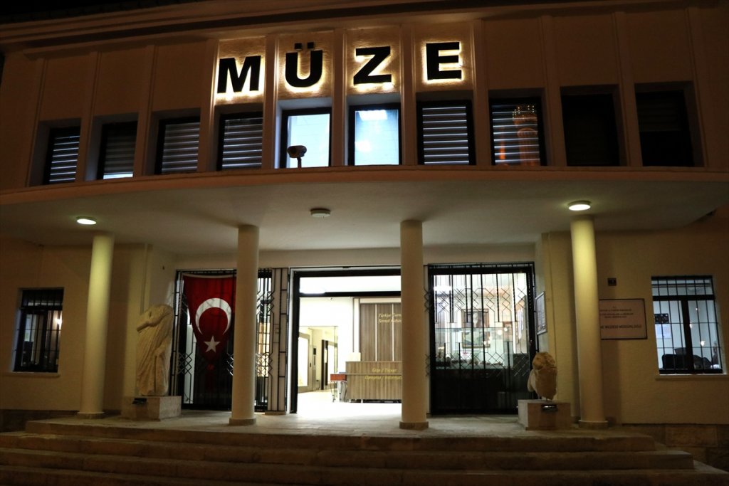 Müzelere gece ziyaretçi akını