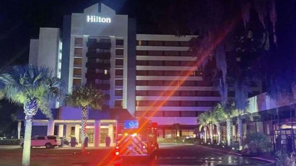 Annesiyle kavga eden genç kız oteli yaktı