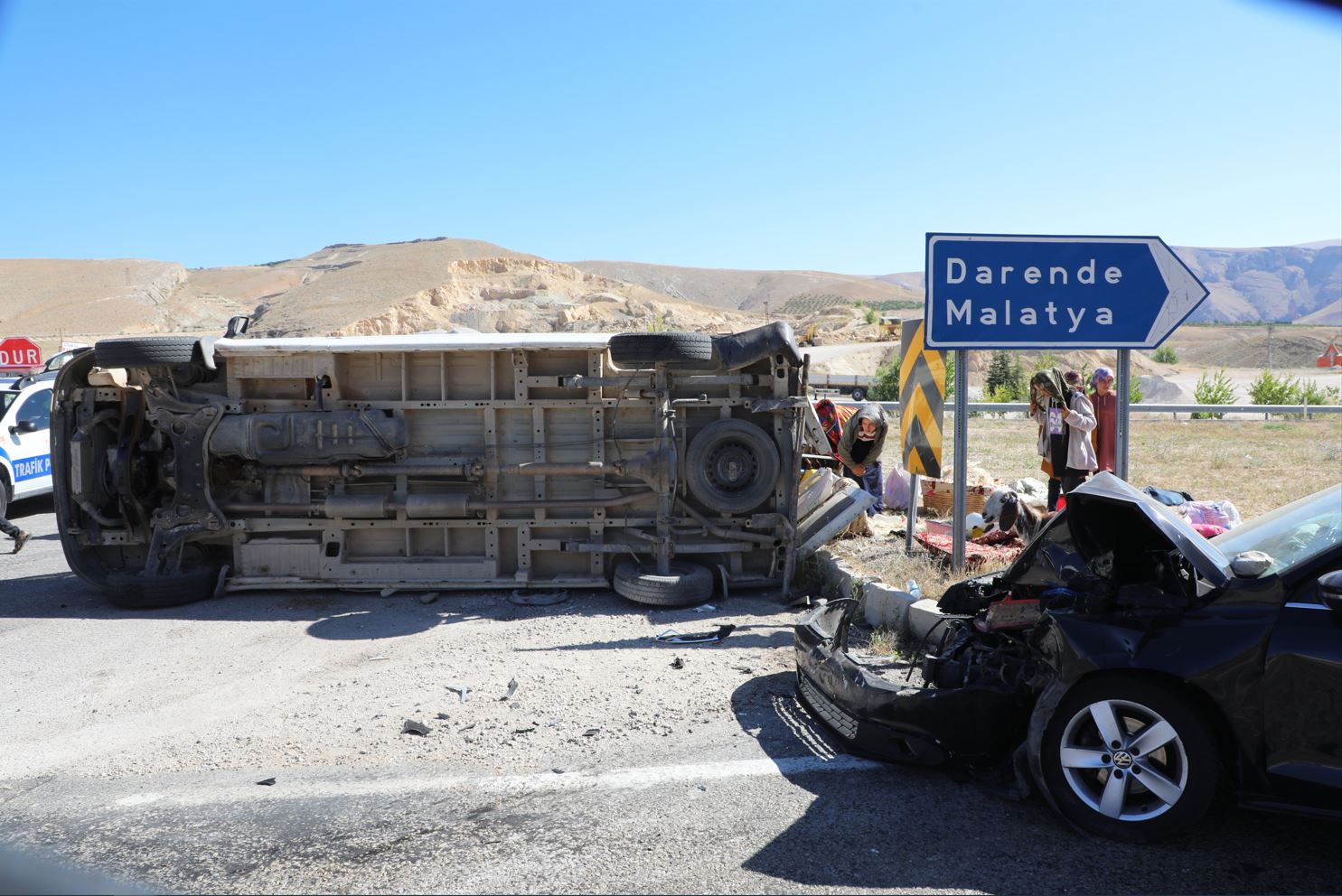 İşçilere taşıyan minibüs otomobille çarpıştı: Yaralılar var