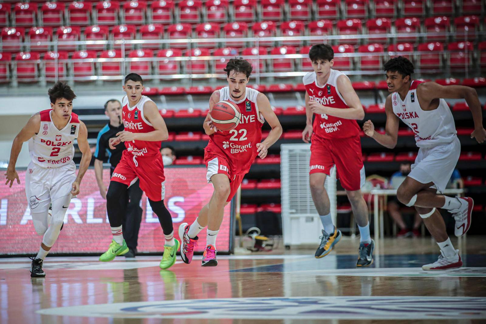 Türkiye, FIBA 18 Yaş Altı Erkekler Avrupa Şampiyonası'nda Slovenya'yı mağlup etti