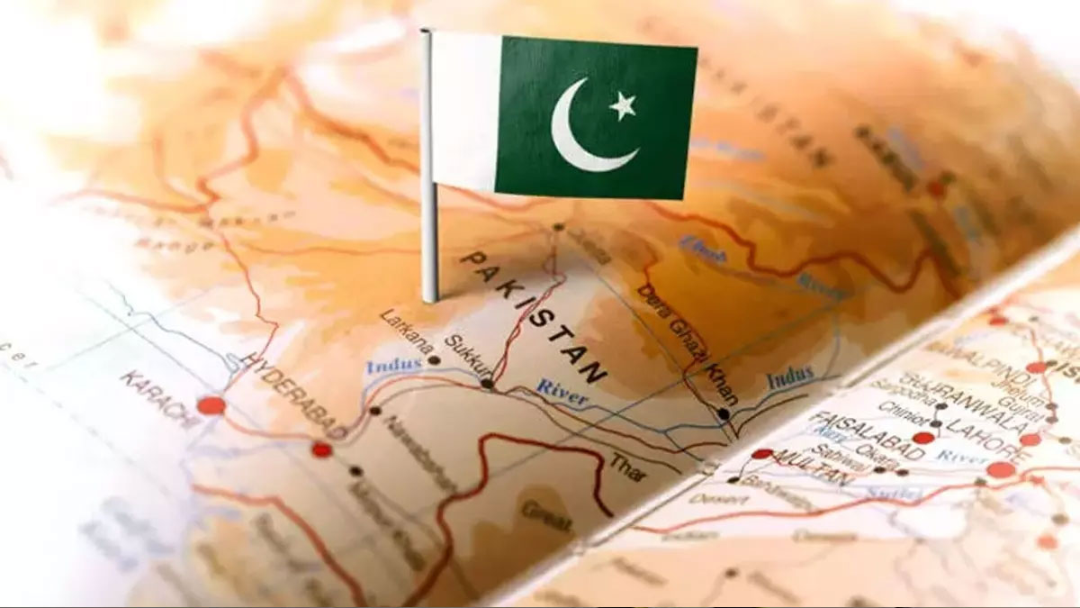 Pakistan'da bombalı saldırı: Onlarca ölü ve yaralı var