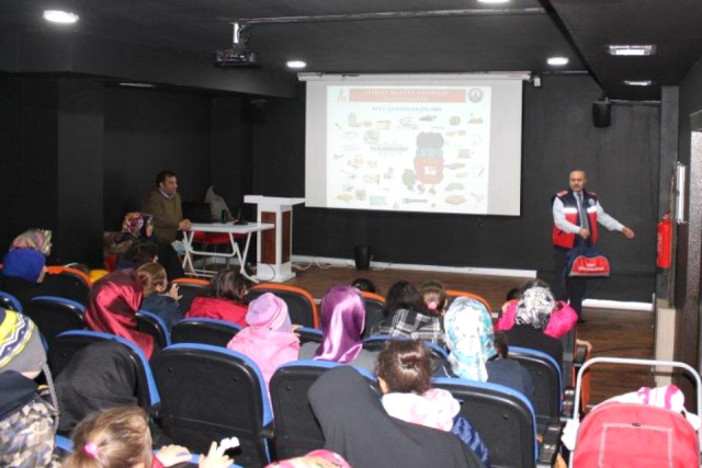 Esenlerlilere afet bilinci eğitimi verildi