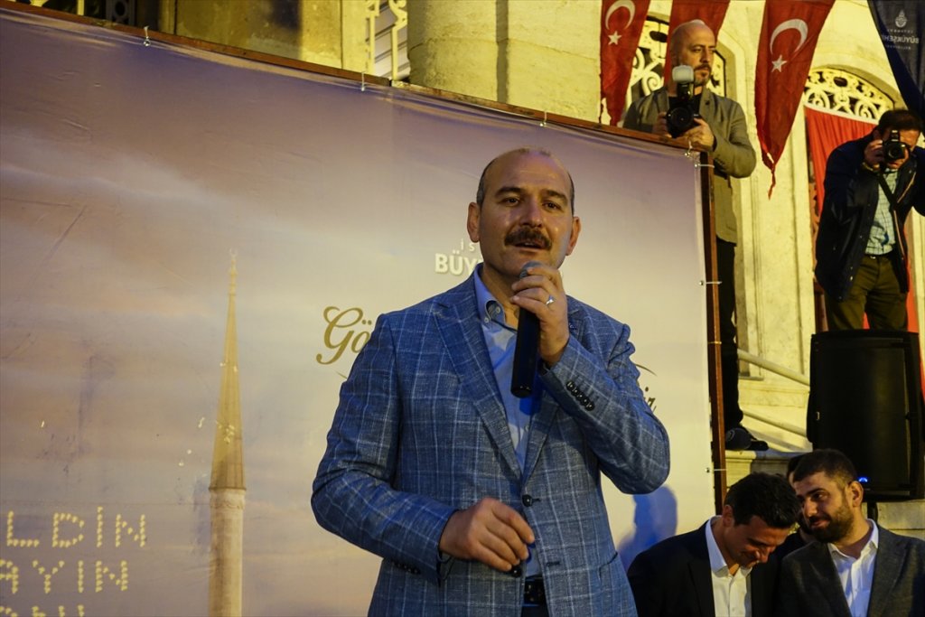 "Biz bu ülkeyi teslim etmedik"