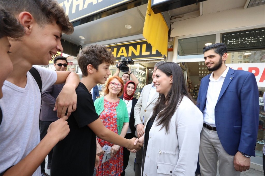 Bakan Sarıeroğlu'ndan Adana'da esnaf ziyareti