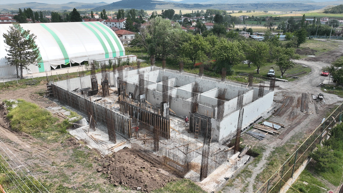 Yarı olimpik havuz tamamlanıyor