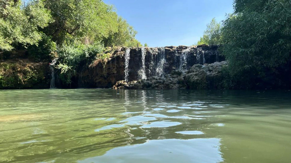 Mardin'de serinlemek için şelaleye giren 17 yaşındaki genç boğuldu