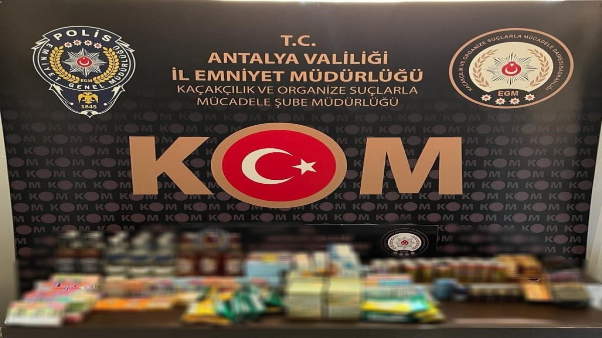 Antalya'da eş zamanlı kaçakçılık operasyonları