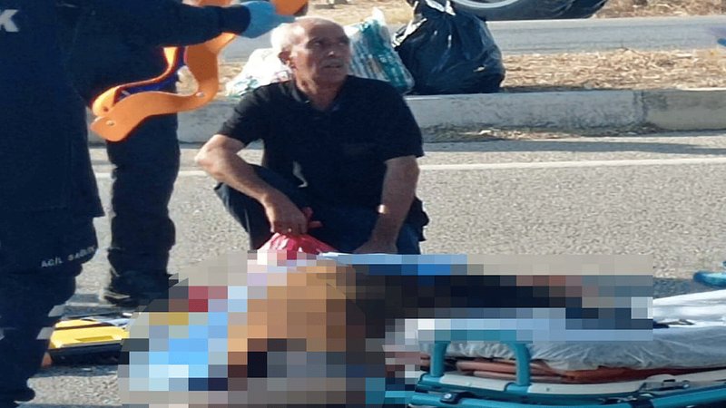 Otobüsün çarptığı eşinin başında bekledi