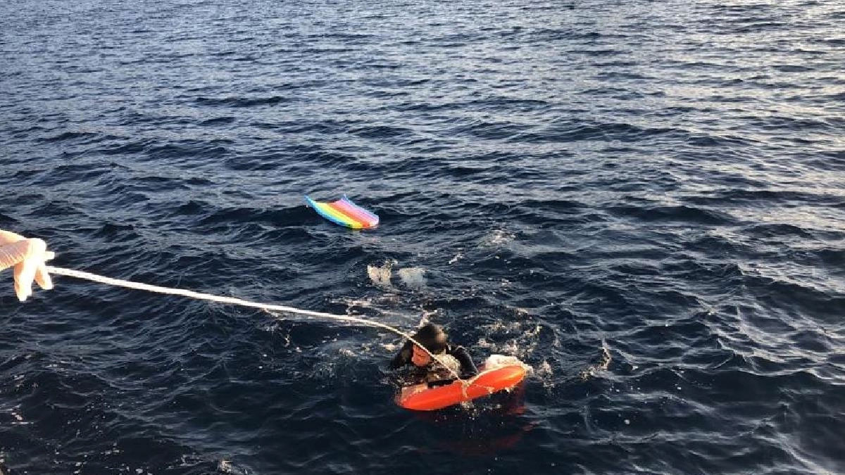 Bodrum'da 2 göçmen yüzerek yurt dışına geçmeye çalıştı
