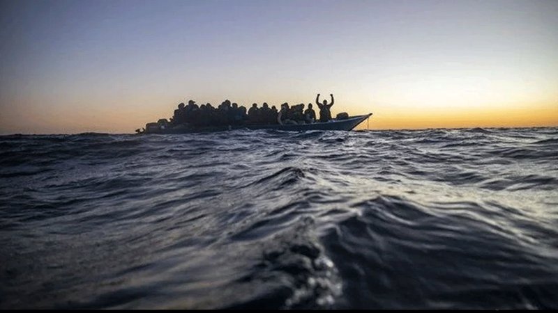 Göçmen teknesi battı: 4 ölü 51 kayıp