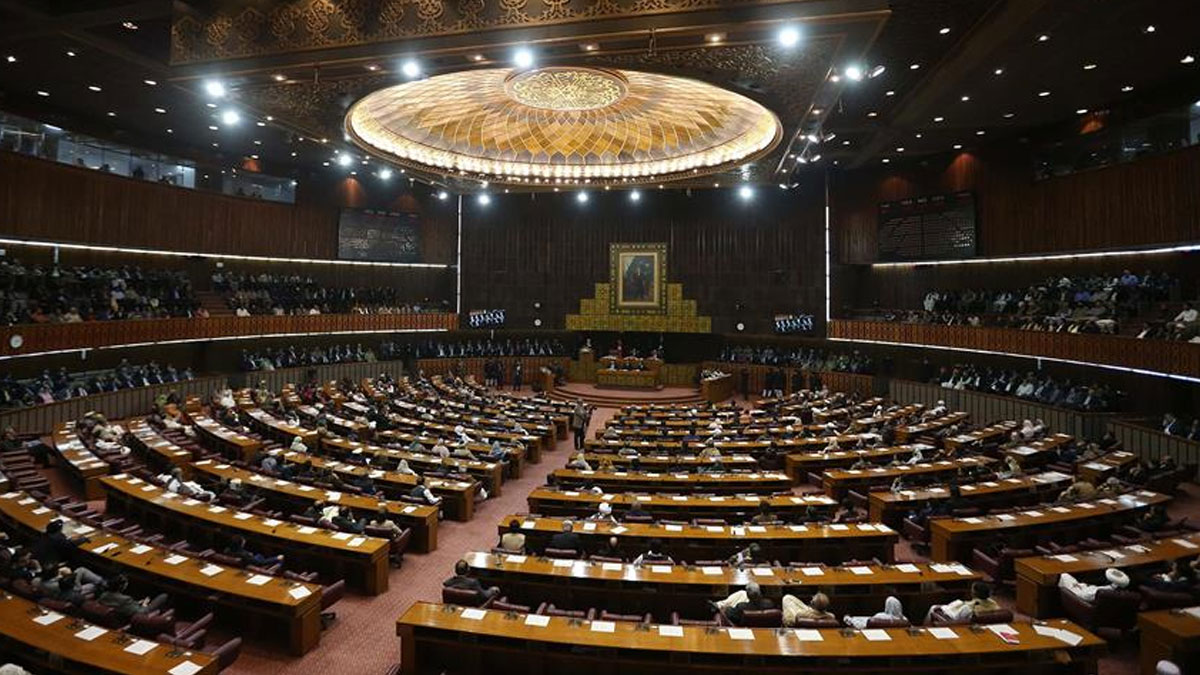 Pakistan'da parlamento feshedildi