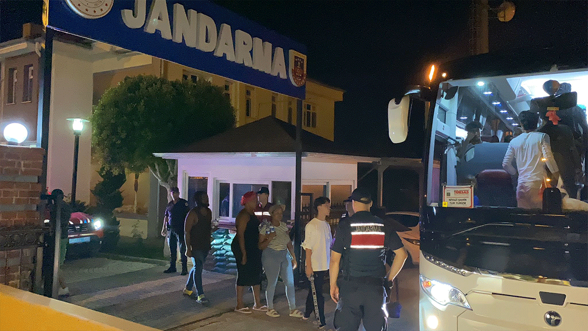 Antalya'da 29 kaçak göçmen yakalandı