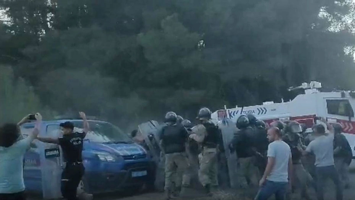 Akbelen'de seyyar tuvaletlere jandarma engeli