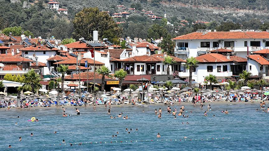 Tatilcilerin bayram adresi Ege sahilleri oldu