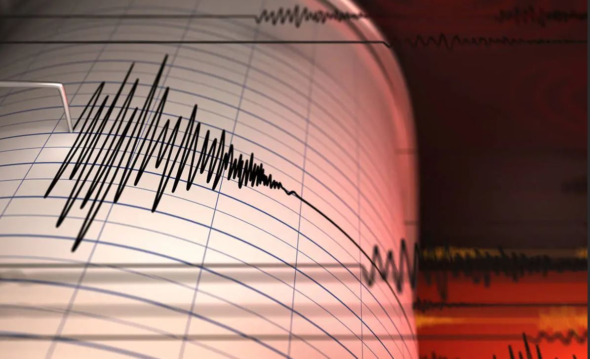 İzmir'de deprem